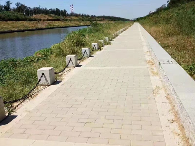 道路护栏应该怎么进行规范化设置